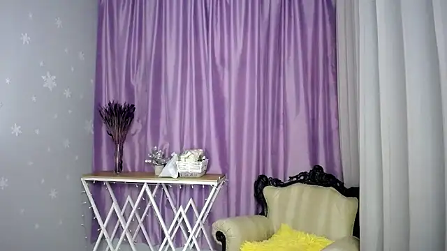 Snapshot of queen_a_n_i chatting on April 2026 07:24:01 AM queen a n i online show from April 2026 07:24:01 AM