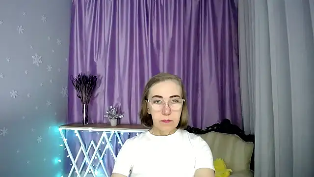 Snapshot of queen_a_n_i chatting on May 2026 07:14:01 AM queen a n i online show from May 2026 07:14:01 AM