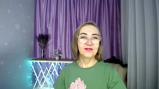 Snapshot of queen_a_n_i chatting on May 2026 08:54:01 AM queen a n i online show from May 2026 08:54:01 AM