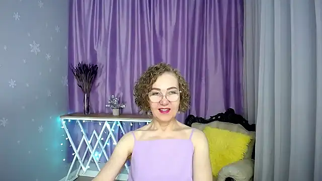 Snapshot of queen_a_n_i chatting on May 2026 09:49:02 AM queen a n i online show from May 2026 09:49:02 AM