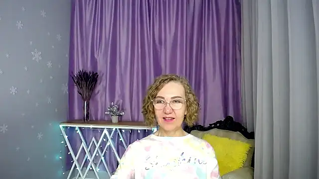 Snapshot of queen_a_n_i chatting on May 2026 07:56:02 AM queen a n i online show from May 2026 07:56:02 AM