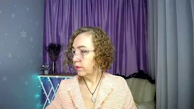 Snapshot of queen_a_n_i chatting on June 2026 06:07:02 AM queen a n i online show from June 2026 06:07:02 AM