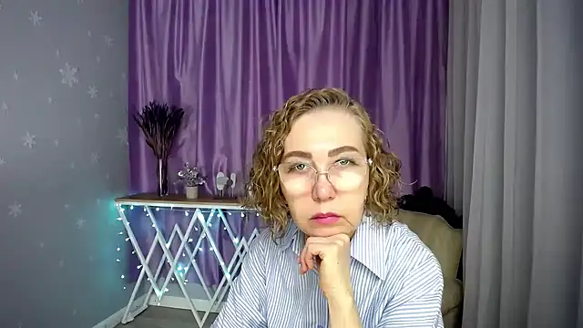 Snapshot of queen_a_n_i chatting on July 2026 08:07:02 AM queen a n i online show from July 2026 08:07:02 AM