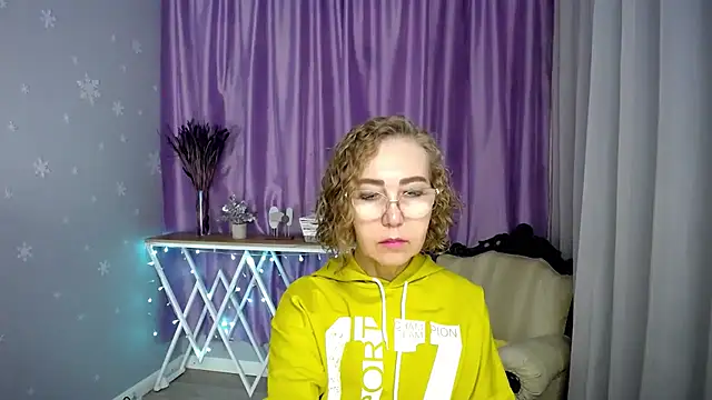 Snapshot of queen_a_n_i chatting on July 2026 12:22:01 PM queen a n i online show from July 2026 12:22:01 PM