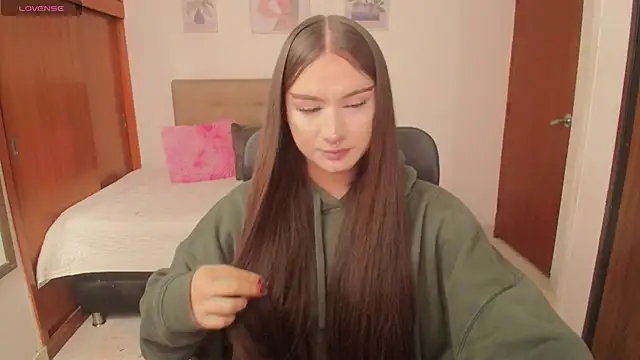 Snapshot of Miley_Baker chatting on October 2025 04:03:02 PM Miley Baker online show from October 2025 04:03:02 PM