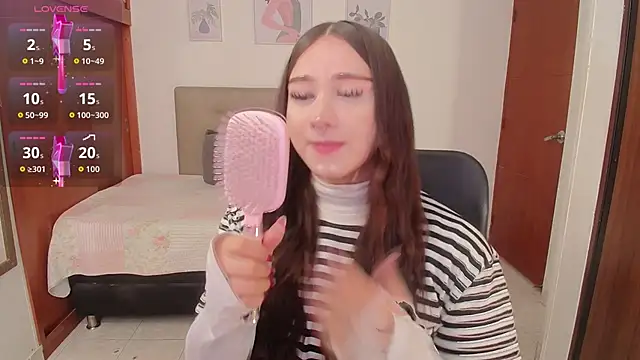 Snapshot of Miley_Baker chatting on October 2025 02:41:02 PM Miley Baker online show from October 2025 02:41:02 PM