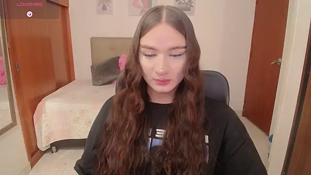 Snapshot of Miley_Baker chatting on November 2025 01:55:01 PM Miley Baker online show from November 2025 01:55:01 PM