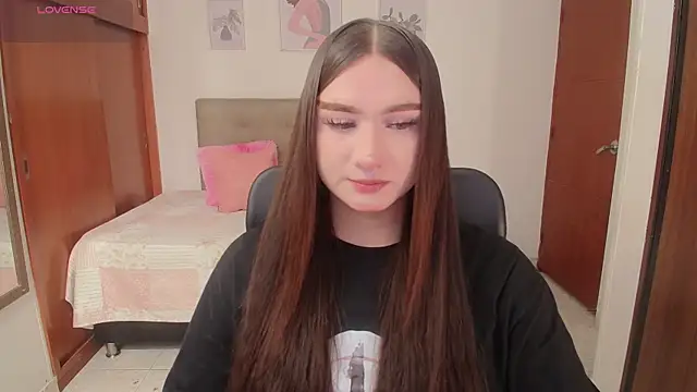 Snapshot of Miley_Baker chatting on November 2025 04:07:02 PM Miley Baker online show from November 2025 04:07:02 PM