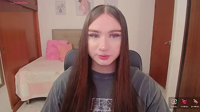 Snapshot of Miley_Baker chatting on November 2025 02:39:01 PM Miley Baker online show from November 2025 02:39:01 PM