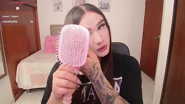 Snapshot of Miley_Baker chatting on November 2025 03:02:01 PM Miley Baker online show from November 2025 03:02:01 PM