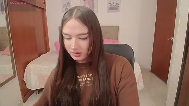 Snapshot of Miley_Baker chatting on November 2025 02:41:02 PM Miley Baker online show from November 2025 02:41:02 PM