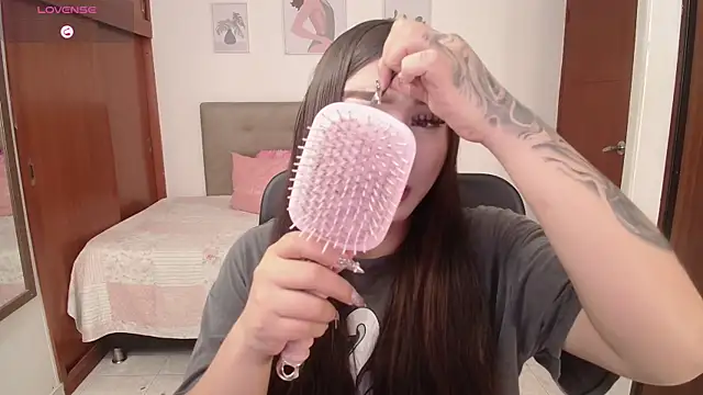 Snapshot of Miley_Baker chatting on November 2025 03:04:01 PM Miley Baker online show from November 2025 03:04:01 PM