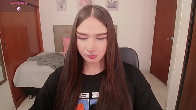 Snapshot of Miley_Baker chatting on December 2025 02:26:01 PM Miley Baker online show from December 2025 02:26:01 PM