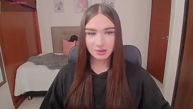 Snapshot of Miley_Baker chatting on December 2025 04:00:01 PM Miley Baker online show from December 2025 04:00:01 PM