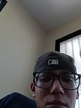 Snapshot of Yanwoods420 chatting on May 2026 09:10:02 PM Yanwoods420 online show from May 2026 09:10:02 PM