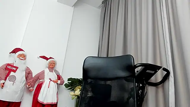 Snapshot of MuscleJohn chatting on January 2025 05:04:02 AM MuscleJohn online show from January 2025 05:04:02 AM