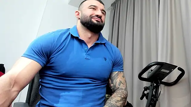 Snapshot of MuscleJohn chatting on January 2025 03:22:02 AM MuscleJohn online show from January 2025 03:22:02 AM