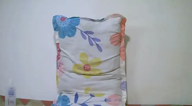 Snapshot of h0ney_lips chatting on January 2025 06:49:02 AM h0ney lips online show from January 2025 06:49:02 AM