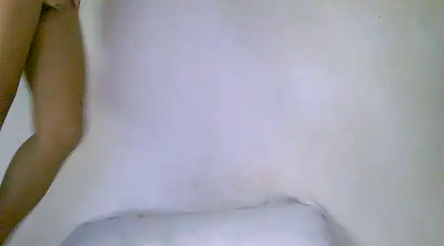 Snapshot of h0ney_lips chatting on February 2025 05:38:01 AM h0ney lips online show from February 2025 05:38:01 AM