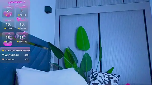 Mia Tin online show from September 2025 12:50:01 PM