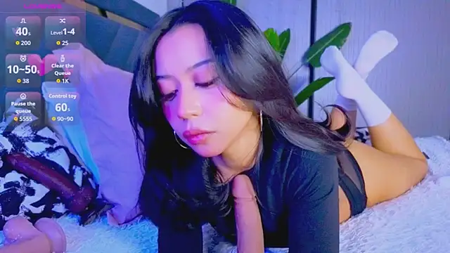 Mia Tin online show from February 2026 08:59:01 PM