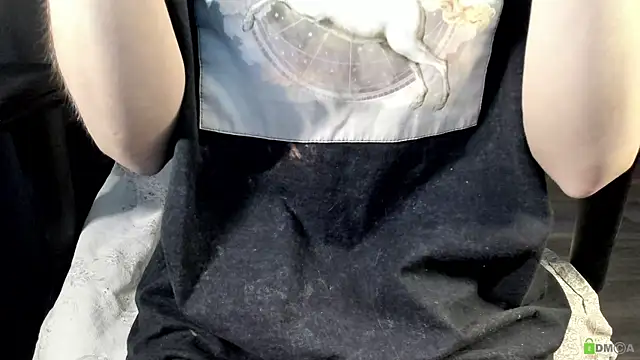 Courtney Luv online show from October 2025 04:24:02 PM