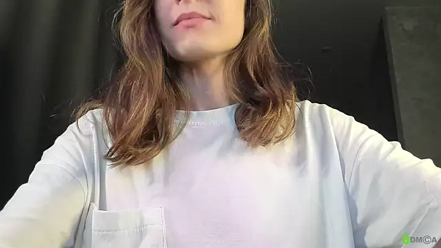 Courtney Luv online show from November 2025 12:48:02 PM