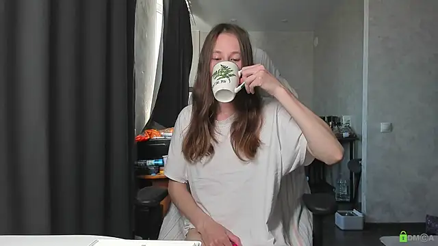 Courtney Luv online show from June 2026 01:23:02 PM