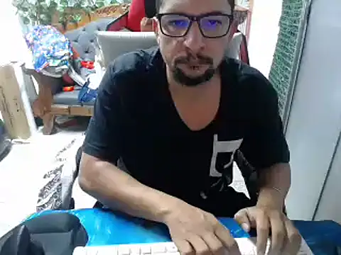 Snapshot of alexam_gal@xh chatting on January 2025 04:57:01 PM alexam galxh online show from January 2025 04:57:01 PM