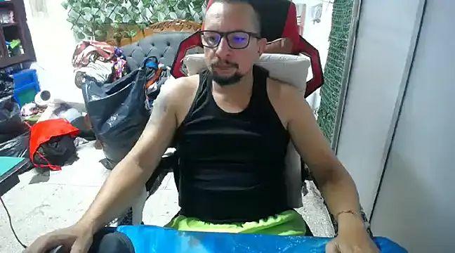 Snapshot of alexam_gal@xh chatting on February 2025 05:47:02 PM alexam galxh online show from February 2025 05:47:02 PM