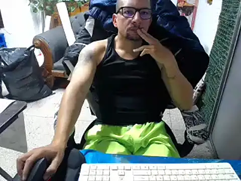 Snapshot of alexam_gal@xh chatting on March 2025 03:40:01 PM alexam galxh online show from March 2025 03:40:01 PM