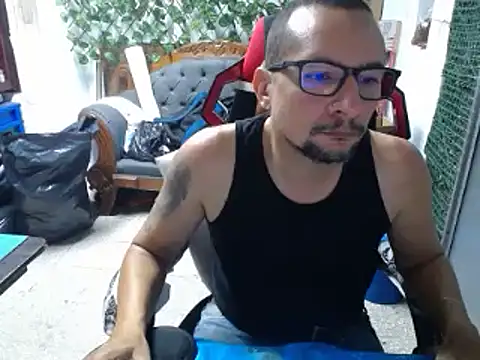 Snapshot of alexam_gal@xh chatting on March 2025 11:06:01 PM alexam galxh online show from March 2025 11:06:01 PM