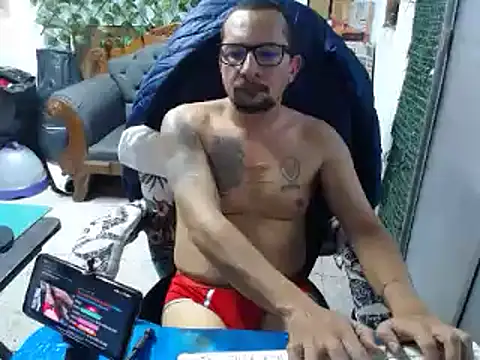 Snapshot of alexam_gal@xh chatting on March 2025 04:47:02 PM alexam galxh online show from March 2025 04:47:02 PM