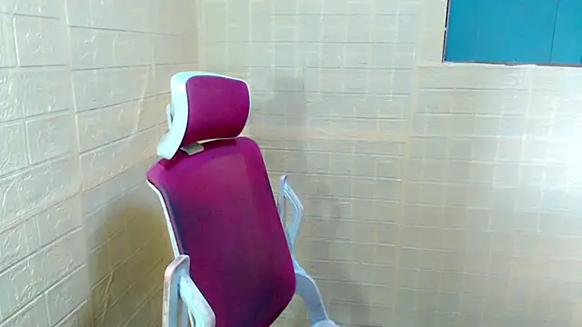 9inSelfSucker online show from November 2025 06:41:02 AM