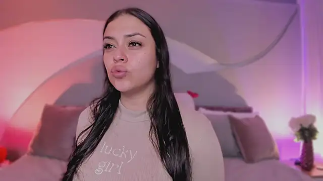 Nicolle W online show from March 2026 11:39:02 AM