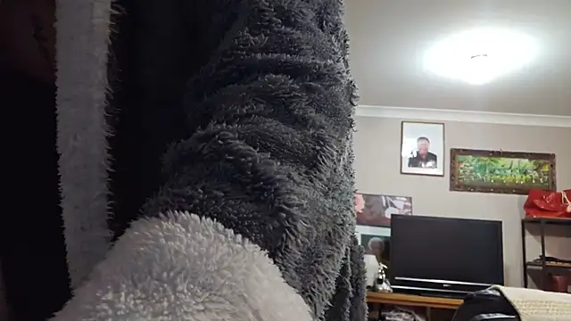 AmateurGuy23 online show from October 2025 04:13:01 PM