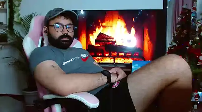 Snapshot of johnnyalx chatting on December 2024 02:30:02 AM johnnyalx online show from December 2024 02:30:02 AM