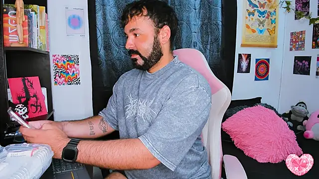 Snapshot of johnnyalx chatting on March 2025 08:09:02 PM johnnyalx online show from March 2025 08:09:02 PM