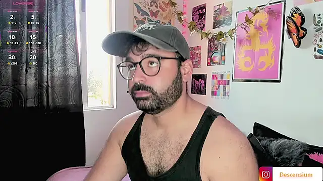 Snapshot of johnnyalx chatting on November 2025 07:08:02 PM johnnyalx online show from November 2025 07:08:02 PM