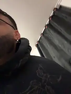 Snapshot of johnnyalx chatting on November 2025 05:22:02 AM johnnyalx online show from November 2025 05:22:02 AM