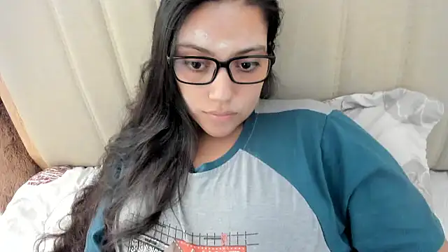 Snapshot of roniewester chatting on November 2025 06:08:01 PM roniewester online show from November 2025 06:08:01 PM