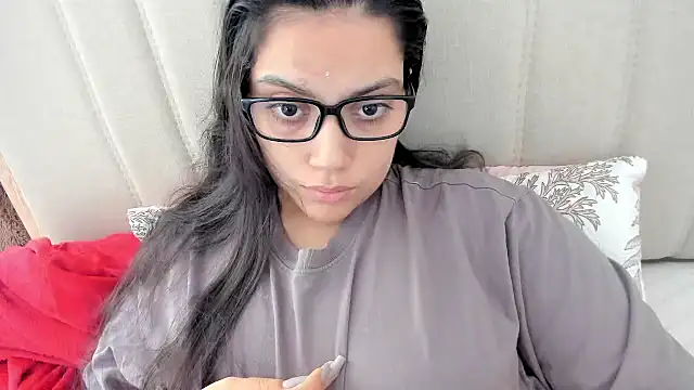 Snapshot of roniewester chatting on November 2025 01:55:01 PM roniewester online show from November 2025 01:55:01 PM