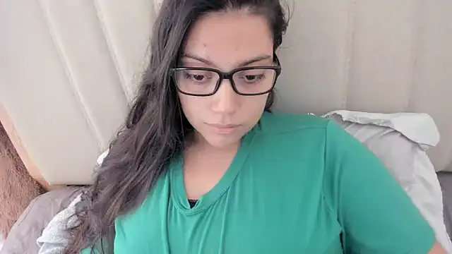 Snapshot of roniewester chatting on November 2025 03:37:02 PM roniewester online show from November 2025 03:37:02 PM