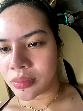 Snapshot of Hebefemme chatting on December 2025 06:07:02 AM Hebefemme online show from December 2025 06:07:02 AM