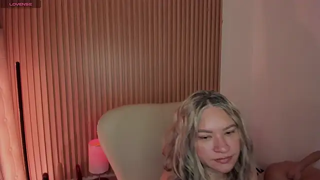 MarianL0ve online show from February 2025 10:47:02 AM