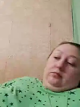 Snapshot of Rini333 chatting on December 2025 06:16:01 PM Rini333 online show from December 2025 06:16:01 PM