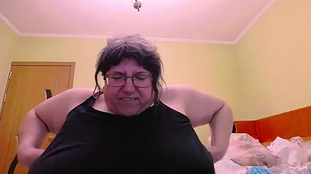 HugeTits online show from December 2024 07:04:02 PM