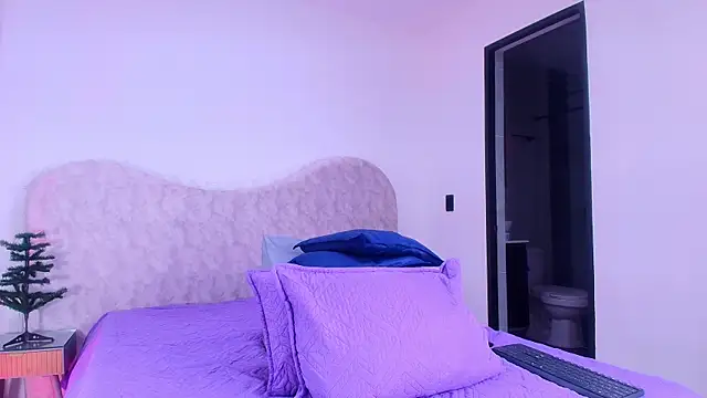 shelsyloreds online show from December 2025 11:52:02 AM