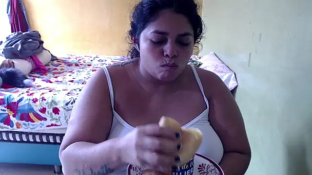 Snapshot of yulieth_bbw chatting on October 2025 03:21:02 PM yulieth bbw online show from October 2025 03:21:02 PM