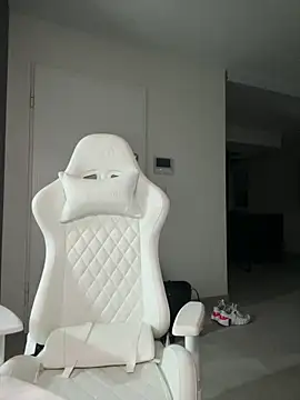 HannaXLove online show from December 2025 09:11:01 PM